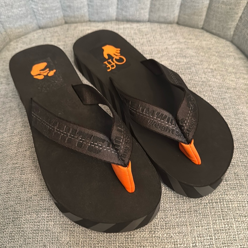Off-White Men’s Industrial Belt Flip Flops